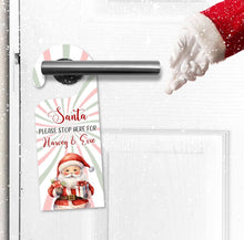 Load image into Gallery viewer, Hanger Drws Galwch Yma Siôn Corn | Stop Here Santa Door Hanger
